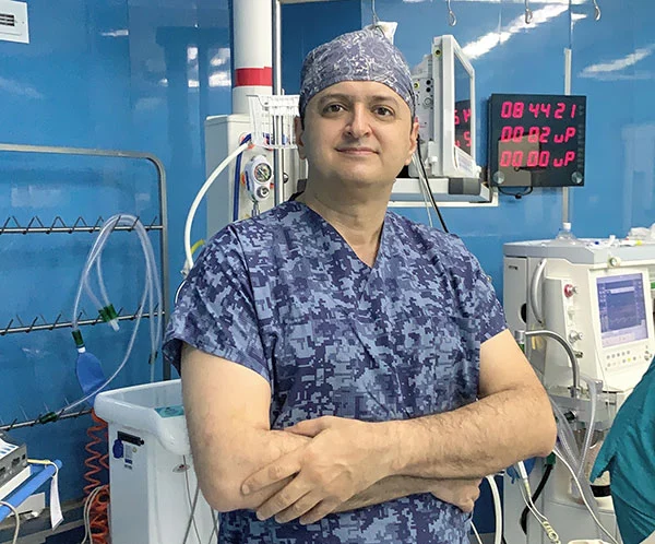 دکتر حمید رضوانی بهترین جراح پیکر تراشی در تهران هستند